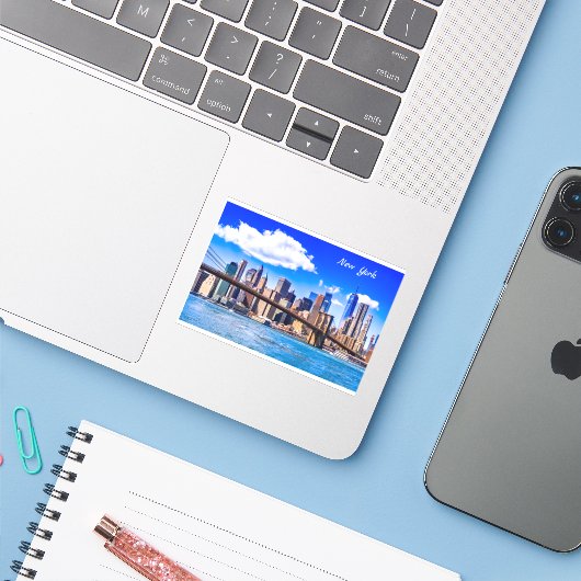 New York City skyline Sticker (Laptop met iPhone)