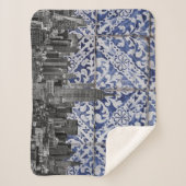 New York City Skyscrapers ontmoeten Portugese Tile Sherpa Deken (Voorkant)