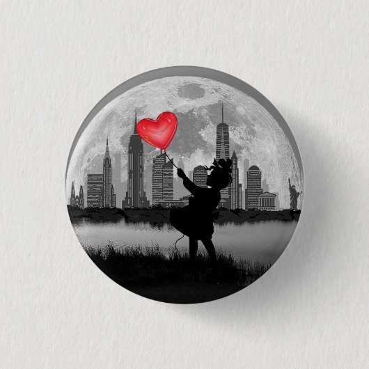 NEW YORK Full Moon Girl met Heart Balloon Button (Voorkant)