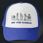 New York Hanukkah NYC Chanukah Prettige feestdagen Trucker Pet<br><div class="desc">Met een originele pen-en-inkt illustratie van de verschillende landmerken van New York City die "gekleed" zijn voor het vakantieseizoen! Deze illustratie van Chanoeka is ook beschikbaar op andere producten. Zie je niet wat je zoekt? Hulp nodig bij aanpassingen? Neem contact op met Rebecca om iets voor je te ontwerpen.</div>