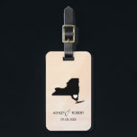 New York Kaart Bruiloft Bagagelabel, Cadeau Bagagelabel<br><div class="desc">Deze staatsbagagelabels maken de perfecte trouwcadeautjes labels of welkome tas labels. Stropdas het aan je cadeau in plaats van een typisch label voor papieren cadeaus, en ze kunnen het nog maanden en jaren gebruiken. Labels hebben een perzikabrikozenachtergrond. Om het hart bij de trouwplaats te plaatsen, gebruik de "pas verder"optie aan....</div>