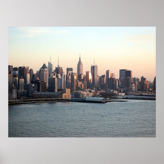 New York Skyline op zonsondergang Poster (Voorkant)