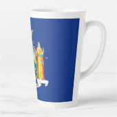 New York: The Empire State Home, de vlag van de Bi Latte Mok (Rechts)