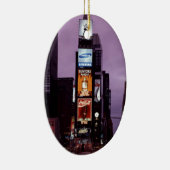 New York Times Square verkeer 's nachts Keramisch Ornament (Rechts)