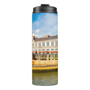 NEW YORK, USA - SEP 22, 2015: New York peer on t Thermosbeker