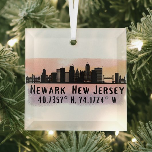 Newark NJ City Skyline Latitude en Lengtegraad Glas Ornament (Insitu)