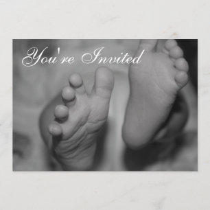 Newborn Feet Black en White Photo Invitation Kaart