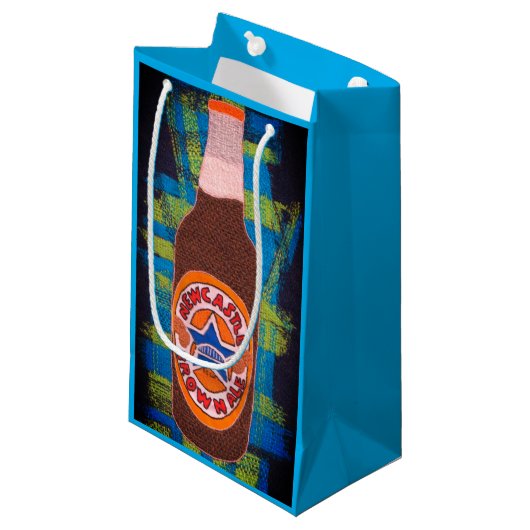 Newcastle brown ale klein cadeauzakje (Voorkant Gekanteld)