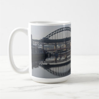 Newcastle Quayside & de Tyne Bridge Koffiemok