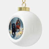 Newfoundland Dog Snowy Sleigh Ride Christmas Keramische Bal Ornament (Rechts)