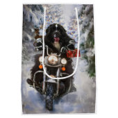 Newfoundland-hond rijdt op motorfiets met Kerstmis Medium Cadeauzakje (Achterkant)