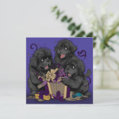 Newfoundland puppy honden die cadeaus openmaken feestdagenkaart (Staand voorkant)