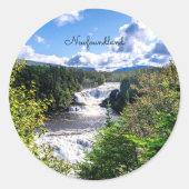 Newfoundland, schilderachtige waterval,  ronde sticker (Voorkant)