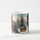 Newfoundlander in de sneeuw met Kerstmis Koffiemok (Center)