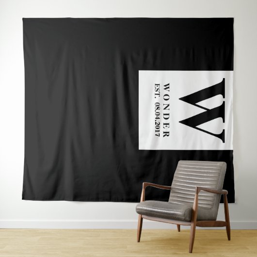 Newly Wed Monogram black Wedding backdrop Wandkleed (In Situ (horizontaal))