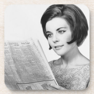 Newpaper lezen door vrouw bier onderzetter