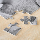Newpaper lezen door vrouw legpuzzel (Zijkant)
