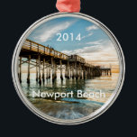 Newport Beach Balboa Pier Metalen Ornament<br><div class="desc">Newport Beach's Balboa Pier in het zonnige Zuid-Californië. Een aanpasbaar ornament met veel opties.</div>
