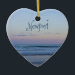 Newport Beach California Ocean Sunrise Blue Keramisch Ornament<br><div class="desc">Newport Beach California Ocean Sunrise Blue Beauful foto van Newport strand sunrise. Je kunt je voelen dat je daar in de vrede en sereniteit zit terwijl de vogel door de lucht vliegt en de oceaanbries op je gezicht stroomt. Luister naar de lichtgolven terwijl ze binnenrollen en herinner je een vakantie...</div>