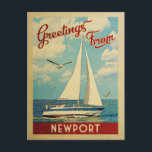 Newport Sailboot Vintage Travel Oregon Briefkaart<br><div class="desc">Deze groeten van Newport Oregon vintage zijn van nature een boot die op het water zeilt met zeegarens en een blauwe hemel gevuld met prachtige,  witte wolken.</div>