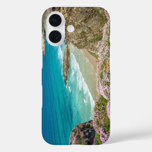 Newquay-strand in North Cornwall, wilde bloemen kl iPhone 16 Hoesje