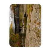 Newry overdekte brug over rivier in de herfst magneet (Verticaal)