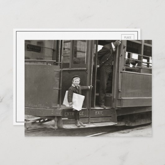 Newsboy Riding Trolley, 1910 Briefkaart (Voorkant / Achterkant)