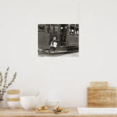 Newsboy Riding Trolley, 1910.  foto Poster (Keuken)