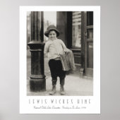 Newsboy van Lewis Wickes Hine in St. Louis Poster (Voorkant)
