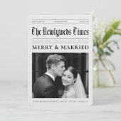 Newspaper Merry And Married Newlywed Wedding Photo Feestdagenkaart (Staand voorkant)
