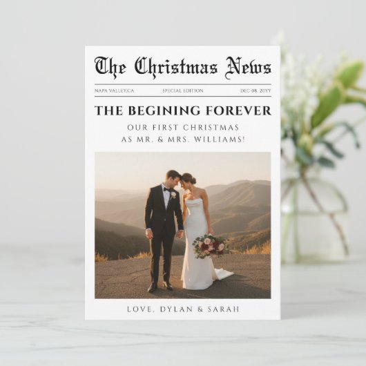 Newspaper Modern Newlywed Wedding Photo Christmas Feestdagenkaart (Staand voorkant)