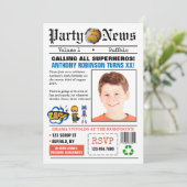 Newspapier Superheld Birthday Party foto Uitnodigi Kaart (Staand voorkant)