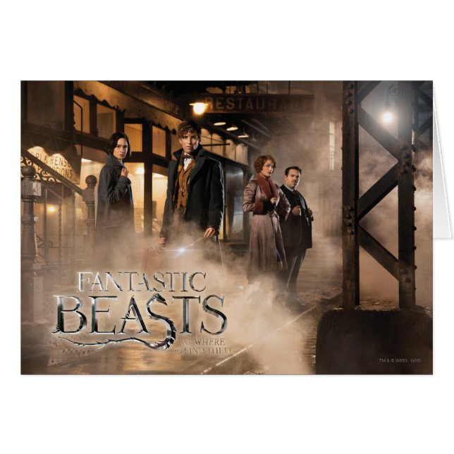 NEWT SCAMANDER™ & Co. op het treinstation (Voorkant Horizontaal)