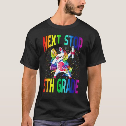 Next Stop 5th Grade Afstuderen Unicorn T-shirt (Voorkant)