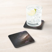 NGC 4258 Ondergaat intense stervorming. Bier Onderzetter (Rechterzijde)