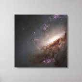 NGC 4258 Ondergaat intense stervorming. Canvas Afdruk (Voorkant)