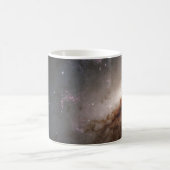 NGC 4258 Ondergaat intense stervorming. Koffiemok (Center)