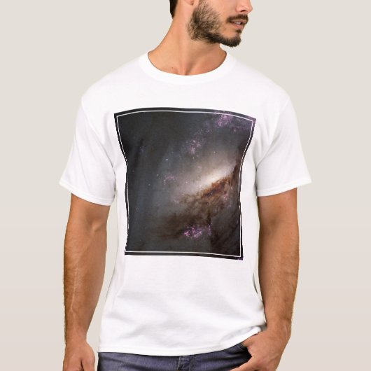 NGC 4258 Ondergaat intense stervorming. T-shirt (Voorkant)