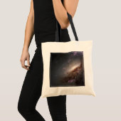 NGC 4258 Ondergaat intense stervorming. Tote Bag (Voorkant (product))