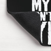 Nge No My Car Is Not Done Yet Funny Mechanic Garag Muismat (Hoek)