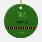 Nia - Kwanzaa Dag 5 Groen Keramisch Ornament (Voorkant)