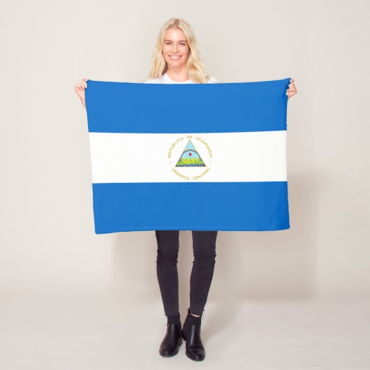 Nicaragua Flag Fleece Deken (In situ)