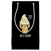 Nice Cream Funny Ice Cream Pun Dark BG Klein Cadeauzakje (Voorkant)