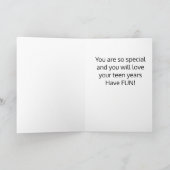 NICHTJE IS EEN "TIENER" OP HAAR **13e VERJAARDAG** Kaart (Binnen)