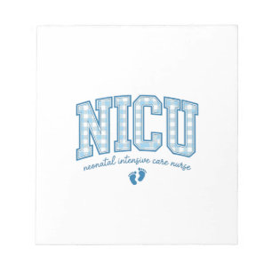 NICU-verpleegster babyvoeten geruite letter shirt Notitieblok