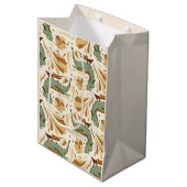 Niedlicher Drache. Medium Cadeauzakje (Voorkant Gekanteld)
