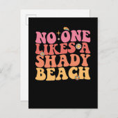 Niemand houdt van een schaduwrijke strand groovy uitnodiging briefkaart (Voorkant / Achterkant)