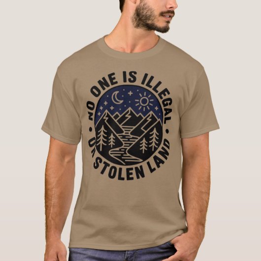 Niemand is illegaal op gestolen land Native Tribe T-shirt (Voorkant)