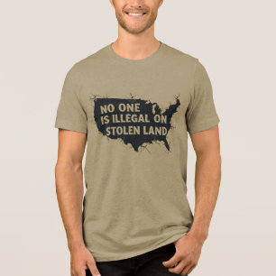 NIEMAND IS ILLEGAAL OP GESTOLEN LAND - VS Diversit Tri-Blend Shirt