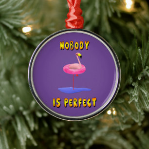 Niemand is perfect - flamingo met zwemring metalen ornament